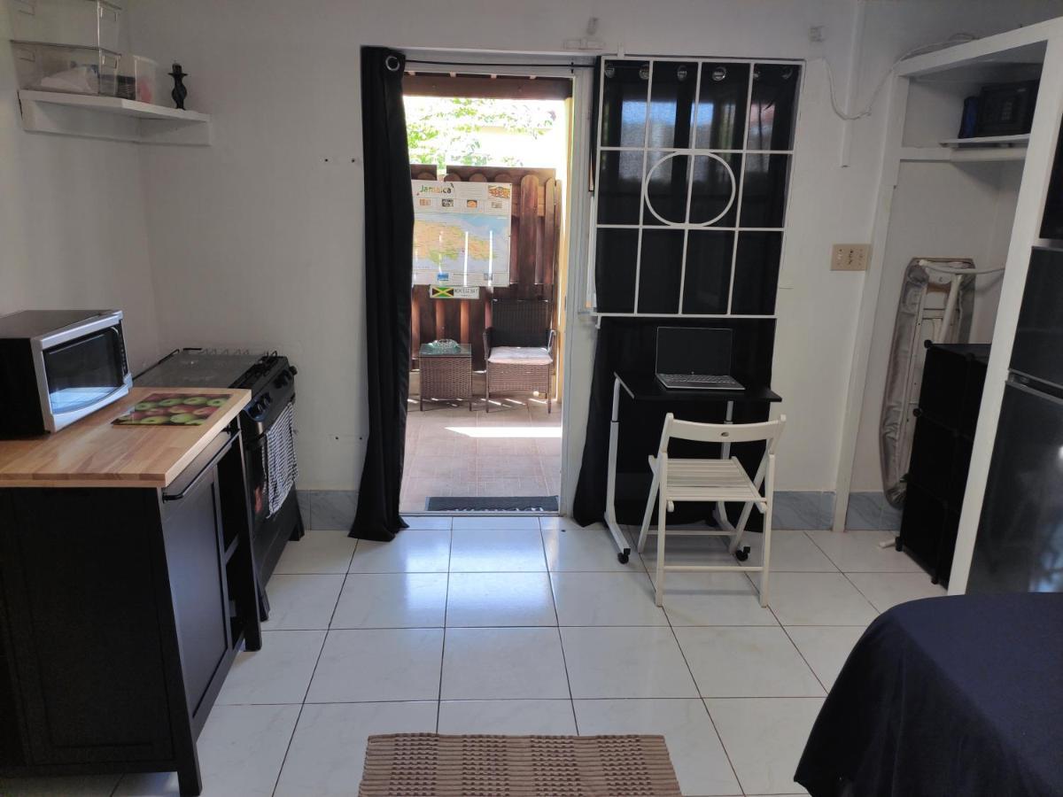 Garden Apartment *